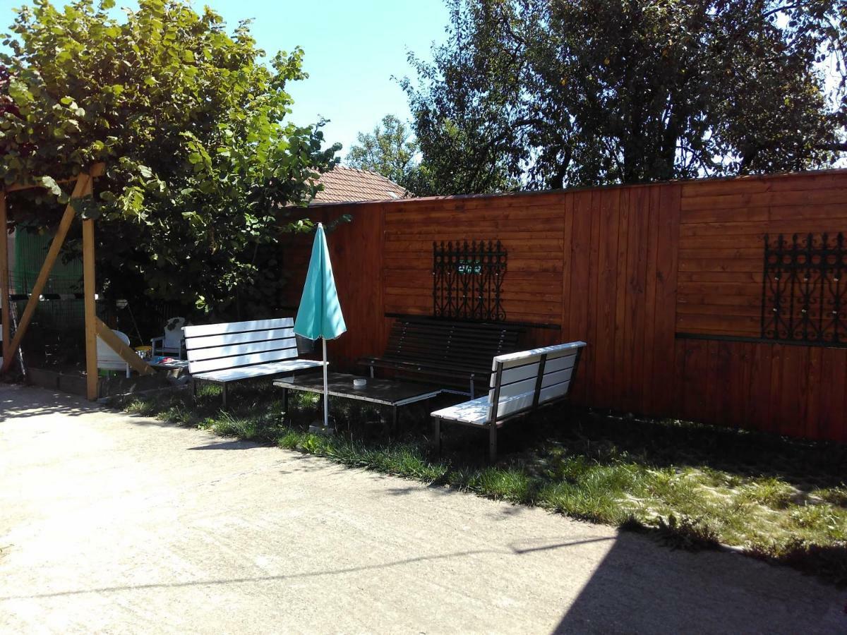 Hostel Pascalis Alesd Luaran gambar