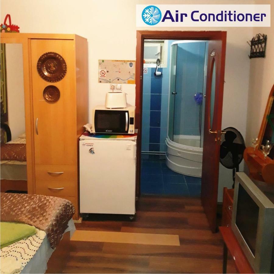 Hostel Pascalis Alesd Luaran gambar